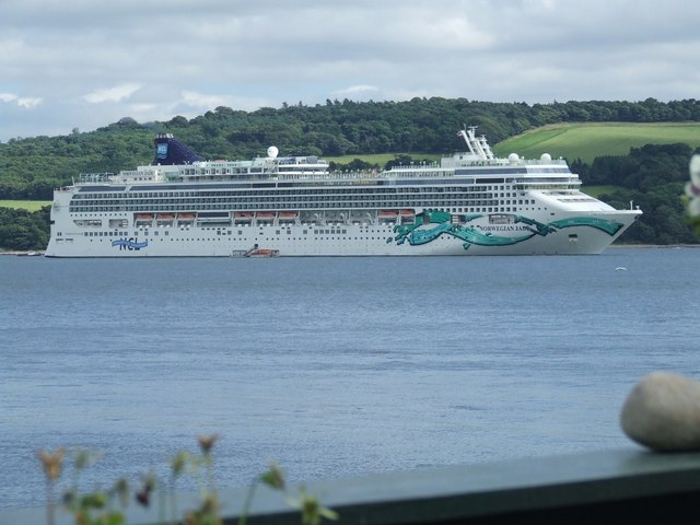 Norwegian Jade at sea